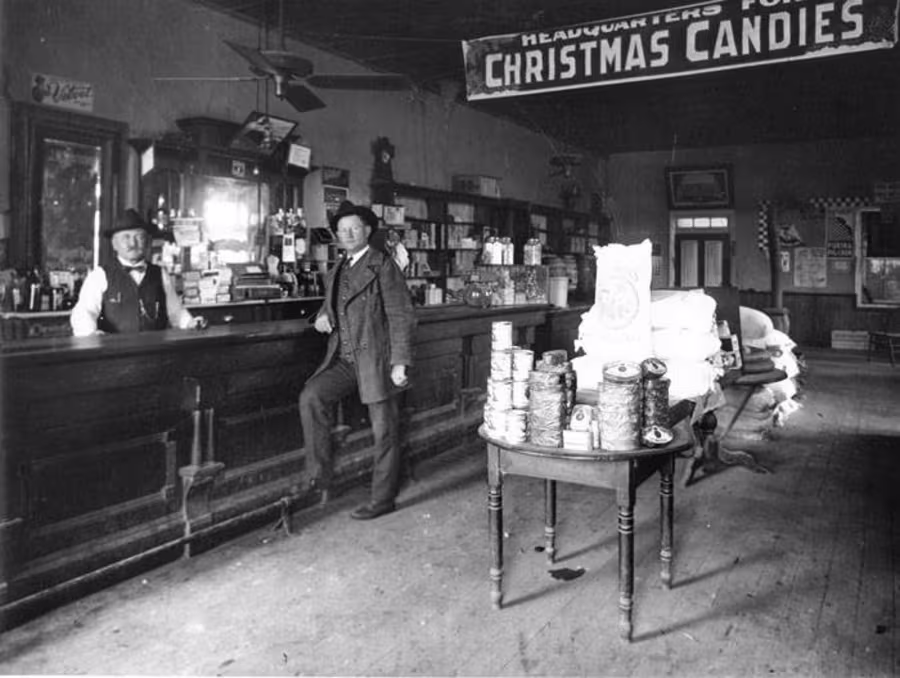 Historic Fredericksburg Christmas scene